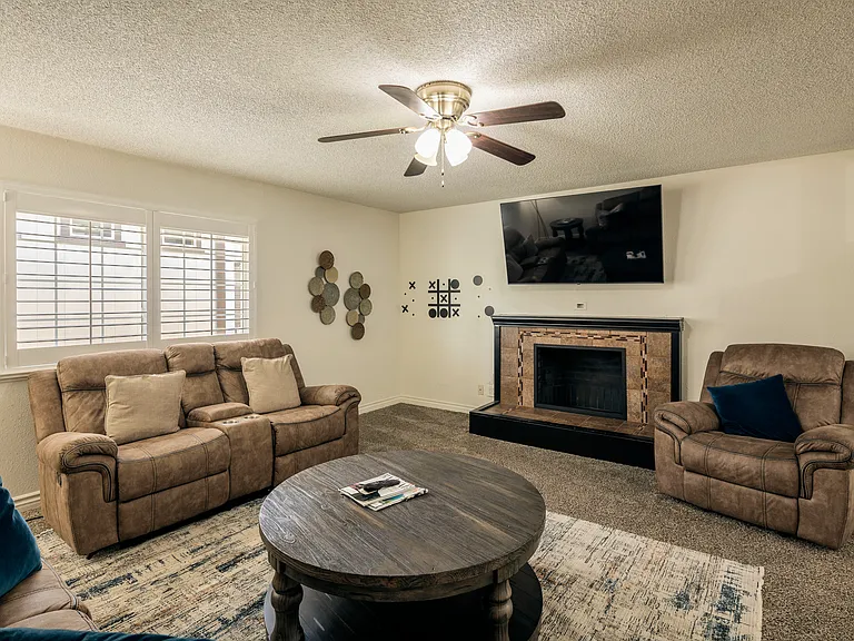 6495 N Angus St — Photo 33