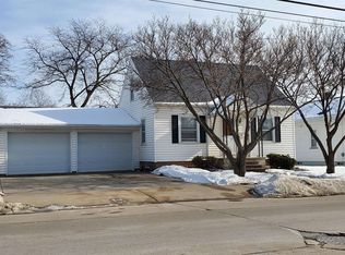 1110 Knapp St, Oshkosh, WI 54902