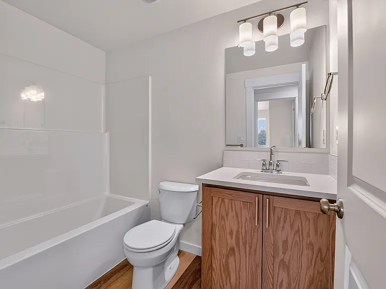 21444 Livingston Dr — Photo 27