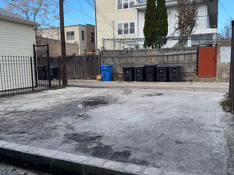 940 W 31st Pl #1R — Photo 11