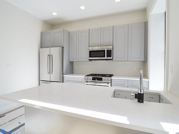 3rd image of 1151 Dean St APT 2B