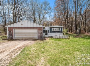 12480 Fargo St NE, Gowen, MI 49326