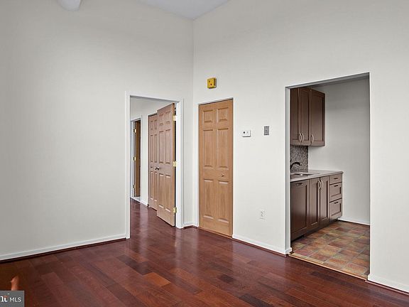 3rd image of 1100 S Broad St Unit 706B