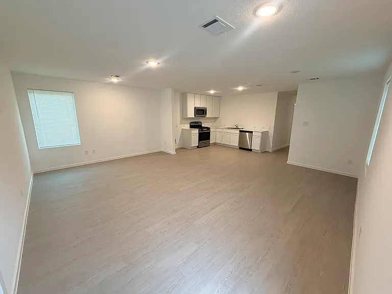 8620 Eucalyptus Hls — Photo 3