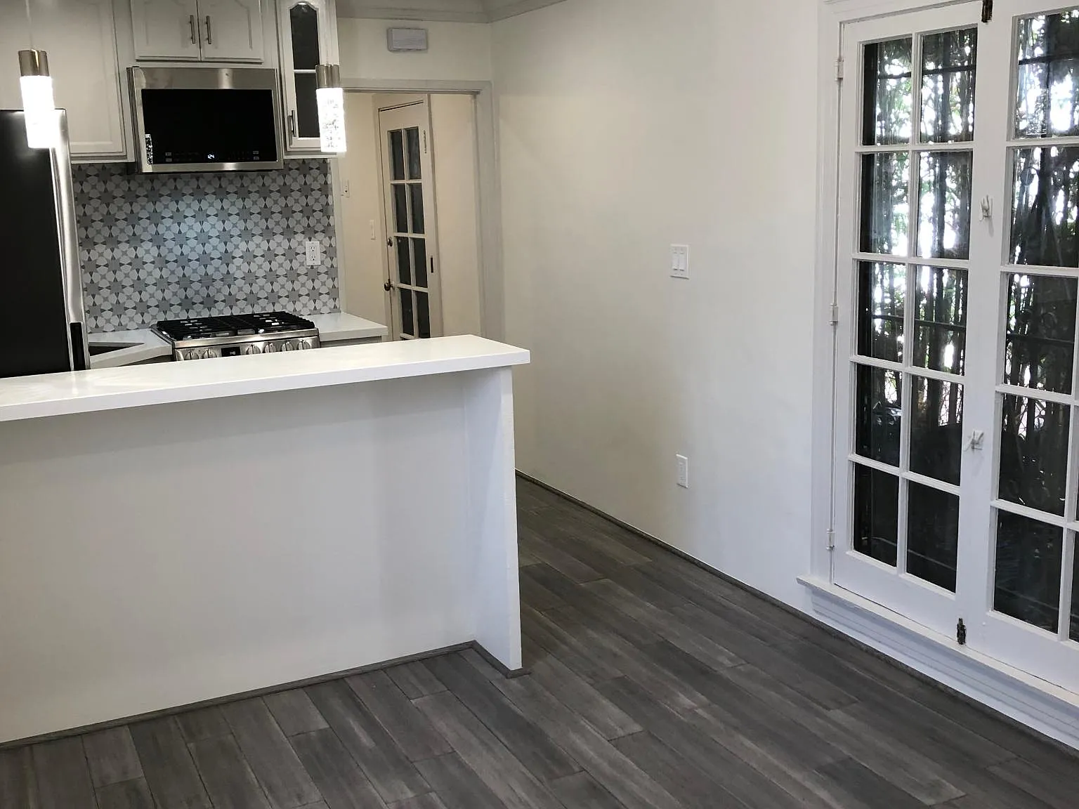 1033 Meadowbrook Avenue — Photo 2