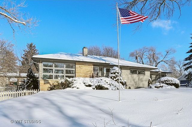 1st image of 28588 W Chamberlain Dr