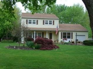 19 Whittier Dr, Manalapan, NJ 07726