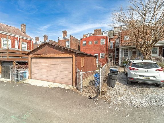 2nd image of 246 46th St
