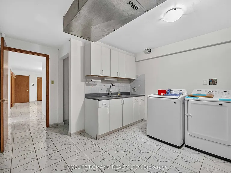 61 Gas Light Cres #BASEMENT — Photo 32