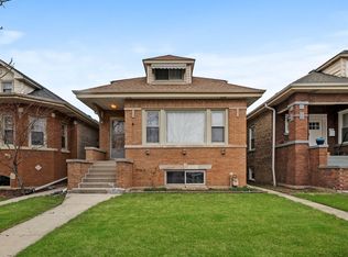 5520 W Cornelia Ave, Chicago, IL 60641