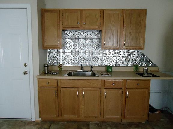 3rd image of 23 Farmington Avenue # Second Floor