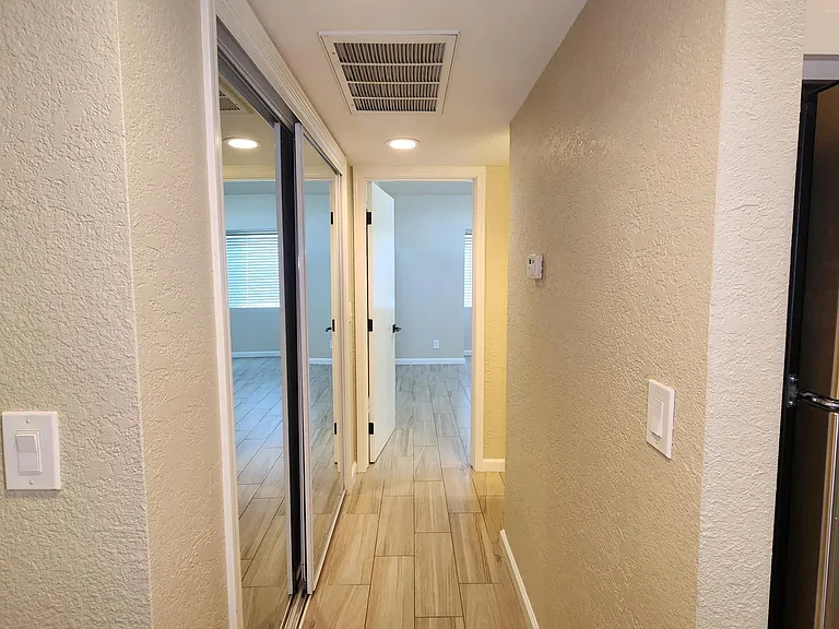 2222 I St #13 — Photo 13