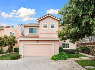11 Naples Ct, Sacramento, CA