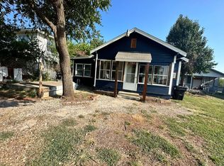 131 NE 2nd St, Moore, OK 73160