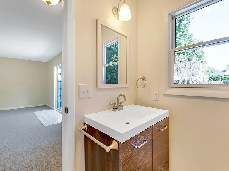 192 Maywood Ave — Photo 13