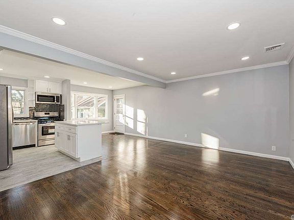 3rd image of 188 N Richmond Ave