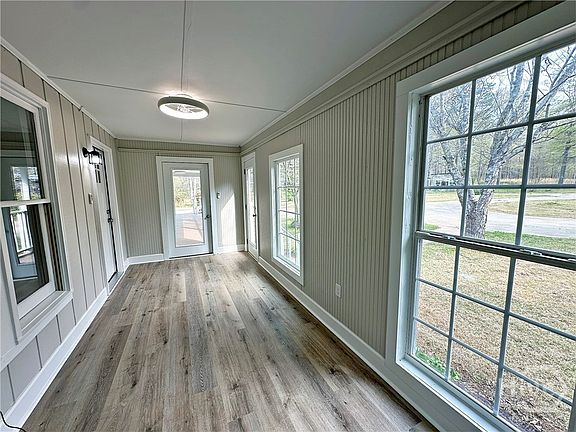 4th image of 1104 Farm Road