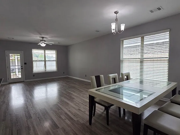 583 Fall River Dr — Photo 7