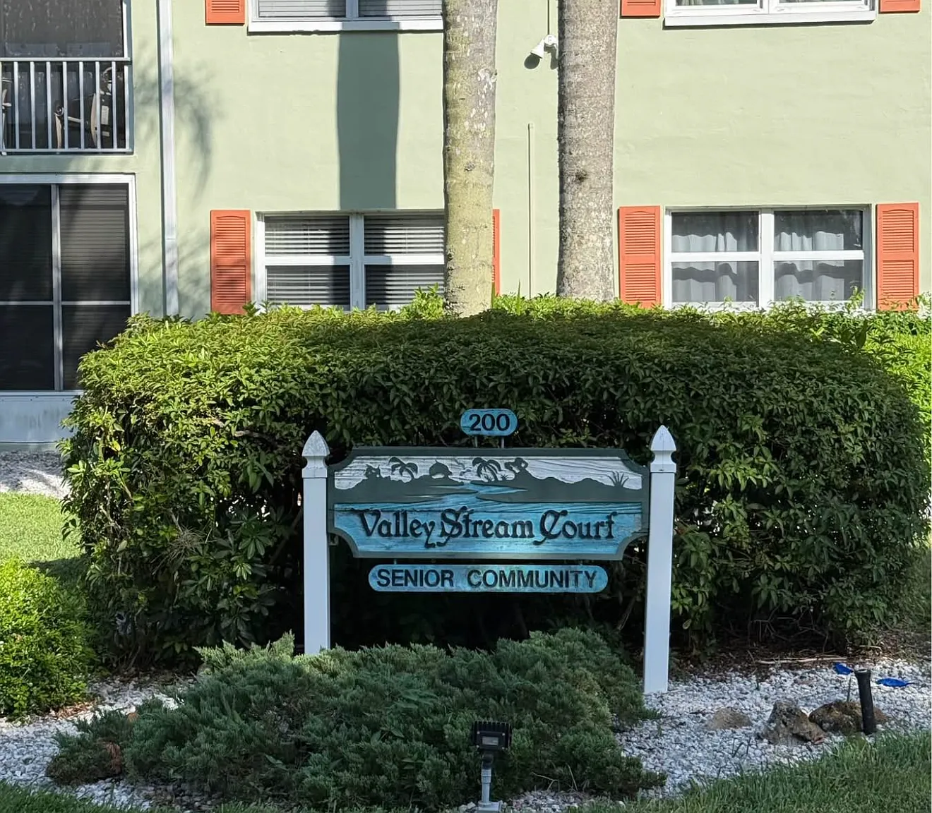 2 bed, 979 sqft, $1,700 — Photo 1