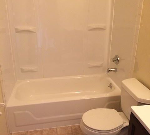 5th image of 5302 Maple Ave #B