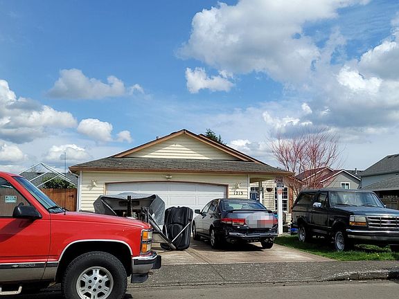 2nd image of 1213 NE 162nd Pl
