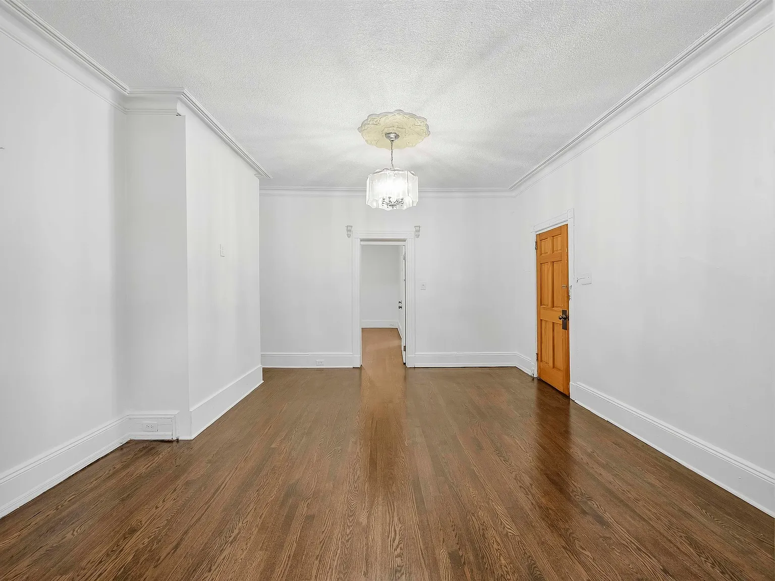 3 bed, 1.0 bath, $3,000 — Photo 4
