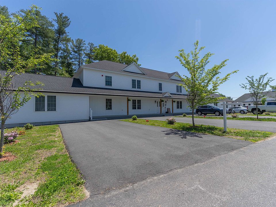 1st image of 4-8 Beaver Brook Way #B