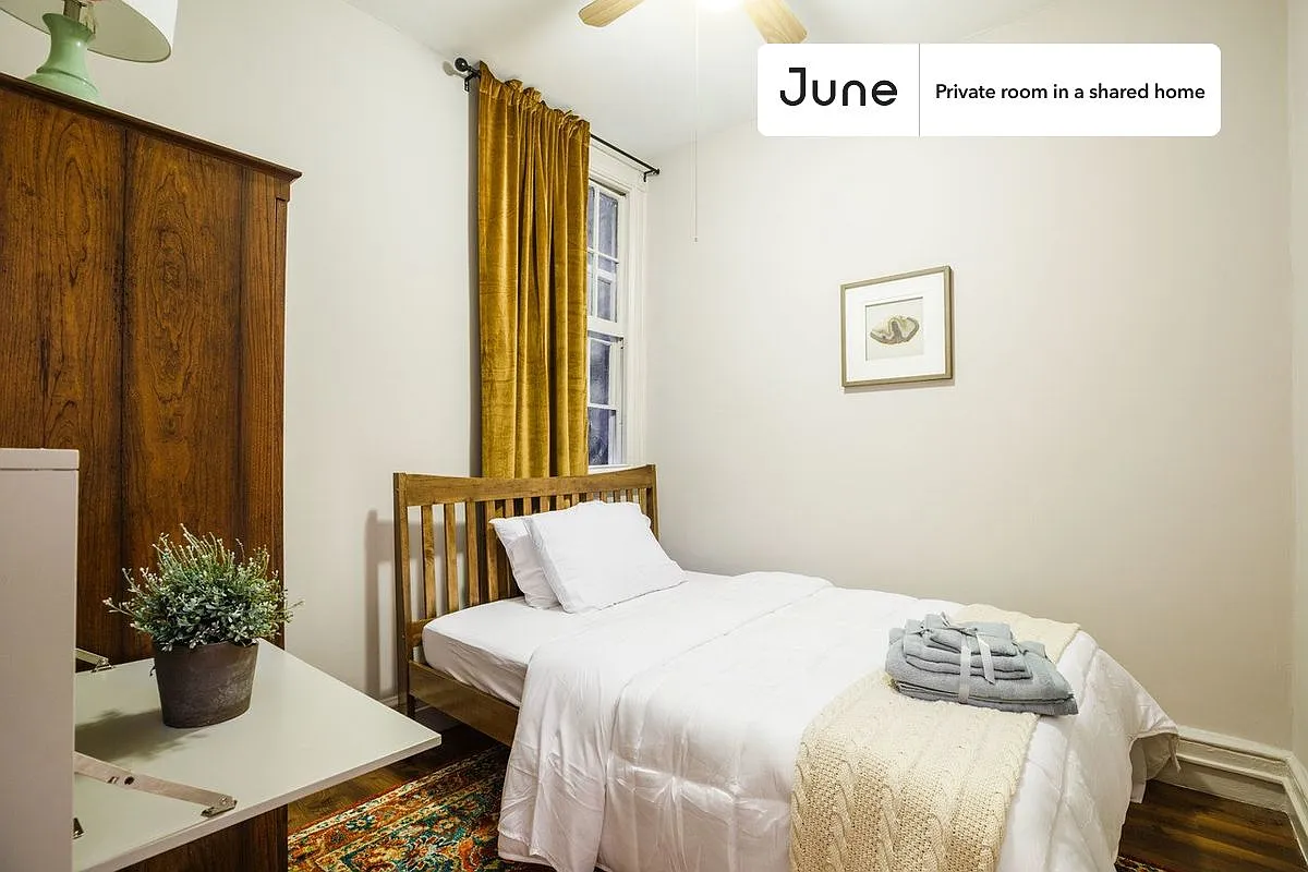 Twin bedroom in 5 bed/1 bath home in Hell's Kitchen #138 3C — Photo 1
