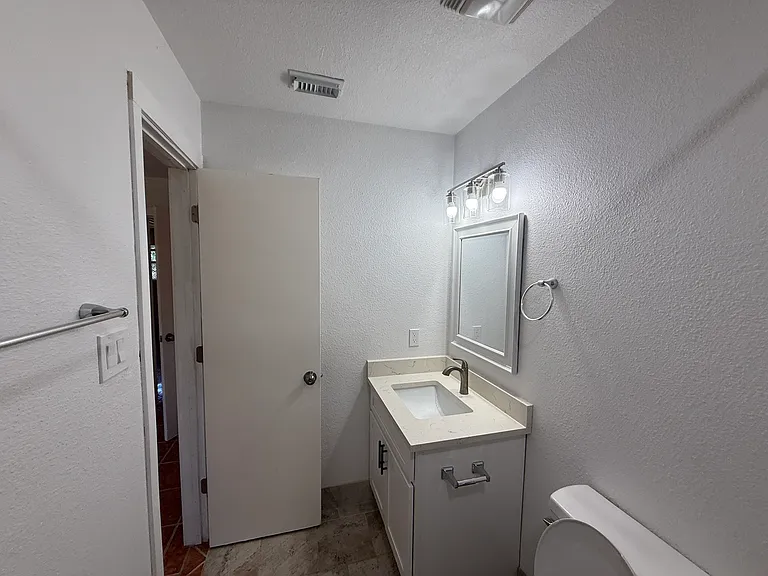 560 Wickford Way — Photo 26