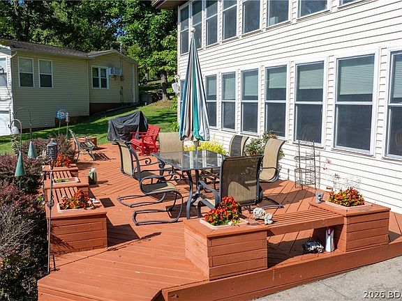 3rd image of 900 Buckridge Rd