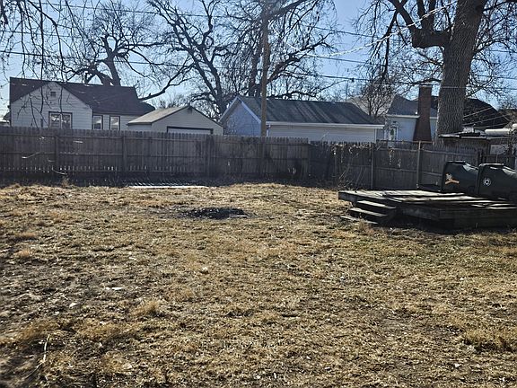 4th image of 3431 Avenue D