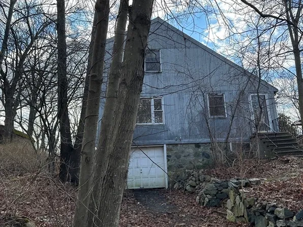 16 Hillside Park, Melrose, MA 02176