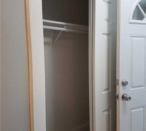 4th image of 103 Gladys Ave