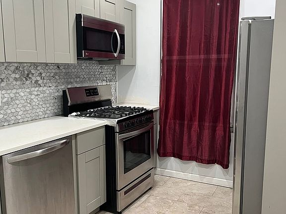 4th image of 25 Weldon St #2