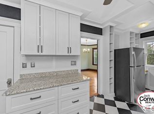 96 Theodore Parker Rd FLOOR 2, West Roxbury, MA 02132