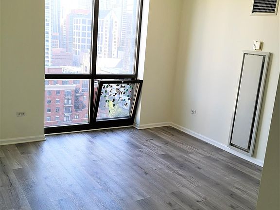 4th image of 635 N Dearborn St APT 1703