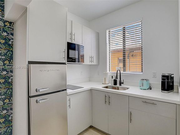 2nd image of 1553 SW 7th St APT 9