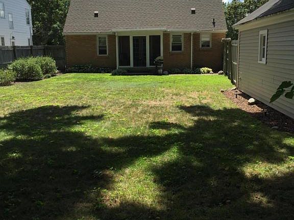 5th image of 907 Everglade Dr SE