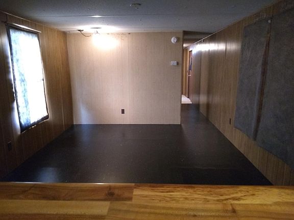 2nd image of 125 Truman Cir
