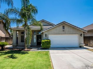 2705 Silver Shore Ln, Bakersfield, CA 93313