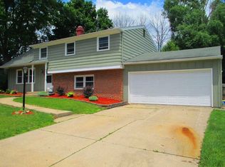 7709 Hope Farm Rd, Fort Wayne, IN 46815