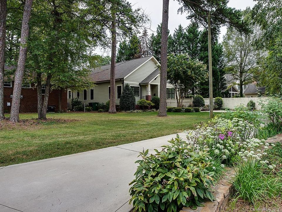 1st image of 207 Towill Pl #0