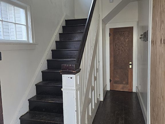 2nd image of 1534 Oregon Ave