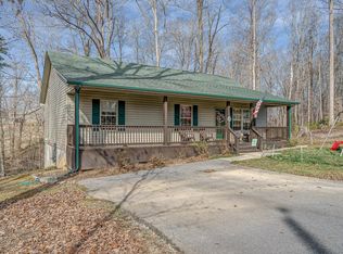 1067 Quarterhorse Dr, Goodview, VA 24095