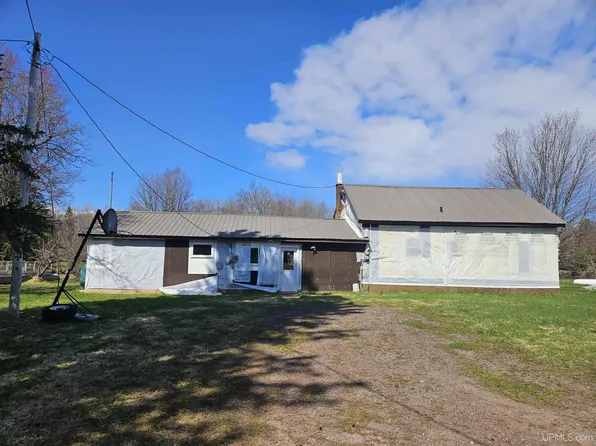 16672 Lakeshore Dr, Ontonagon, MI 49953
