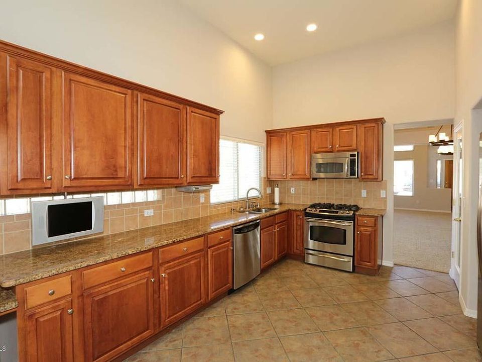 1st image of 12192 N 136th Way