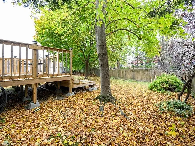8 Buss Ct — Photo 41