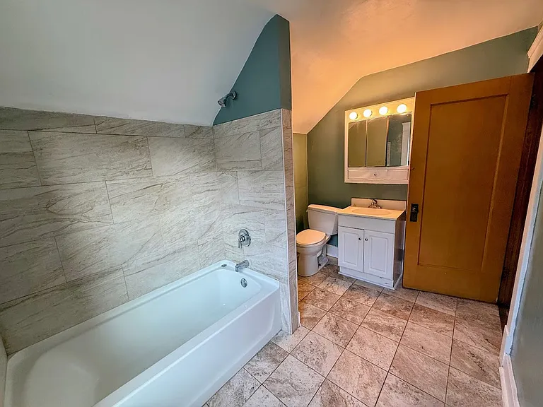 820 McGregor Ave NW — Photo 7