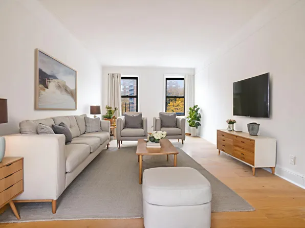 59-11 Queens Boulevard image 1 of 9