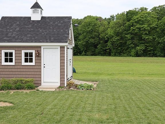 3rd image of 7556 Oakwilde Dr